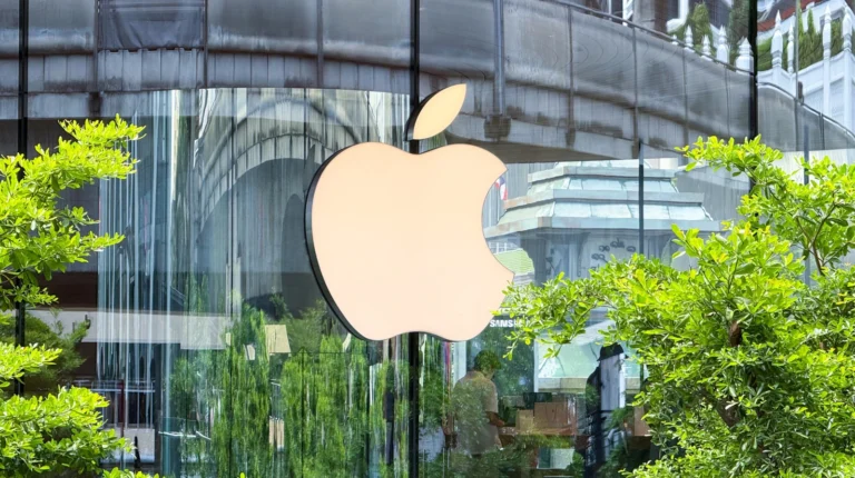 Apple Hiring Software Engineers for AI
